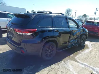 2019 Toyota Highlander SE with VIN 5TDJZRFH1KS970824, listed as a IAAI auction lot 41658366 with 156,543 mi miles. Bid and sale history available at carsss.com. Image 4.