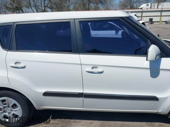 2013 Kia Soul with VIN KNDJT2A52D7568507, listed as a IAAI auction lot 41782739 with 119,285 mi miles. Bid and sale history available at carsss.com. Image 13.