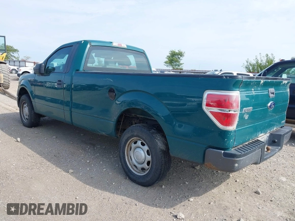2013 Ford F-150 XL with VIN 1FTMF1CM8DKE57993, listed as a IAAI auction lot 40170500 with 195,379 mi miles and . Bid and sale history available at DreamBid. Image 3.