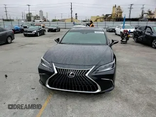 2024 Lexus ES 300h with VIN 58ADA1C17RU044547, listed as a Copart auction lot 58408345 with 39,568 mi miles and Salvage title. Bid and sale history available at DreamBid. Image 13.