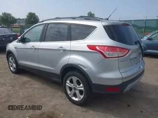 2014 Ford Escape SE z VIN 1FMCU9GX3EUB83978, wystawiony jako IAAI lot #42509549 z przebiegiem 121 388 mil mil oraz . Historia ofert i sprzedaży dostępna na DreamBid. Obrazek 3.