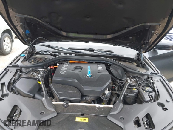 2018 BMW 5 Series 530e with VIN WBAJA9C55JB033575, listed as a IAAI auction lot 42067380 with 111,902 mi miles and . Bid and sale history available at DreamBid. Image 10.