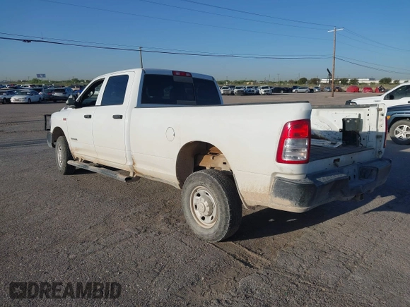 2022 Ram 2500 Tradesman with VIN 3C6UR5HJ4NG130956, listed as a IAAI auction lot 41934589 with 117,963 mi miles. Bid and sale history available at carsss.com. Image 3.