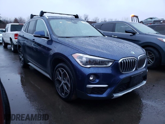 2019 BMW X1 xDrive28i with VIN WBXHT3C53K5L37533, listed as a Copart auction lot 71040942 with 44,237 mi miles. Bid and sale history available at carsss.com. Image 4.