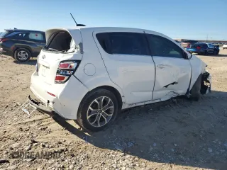 2018 Chevrolet Sonic LT z VIN 1G1JD6SH0J4131575, wystawiony jako Copart lot #86982344 z przebiegiem 81 862 mil mil oraz Szkoda całkowita • Salvage title. Historia ofert i sprzedaży dostępna na DreamBid. Obrazek 3.