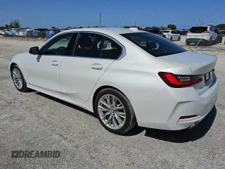 2024 BMW 3 Series 330i z VIN 3MW69FF00R8E77716, wystawiony jako Copart lot #56604565 z przebiegiem 21 632 mil mil oraz Czysty tytuł • Clean title. Historia ofert i sprzedaży dostępna na DreamBid. Obrazek 2.