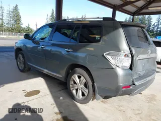 2012 Toyota Highlander Limited with VIN 5TDDK3EH5CS101760, listed as a IAAI auction lot 41993875 with 318,423 mi miles. Bid and sale history available at carsss.com. Image 3.
