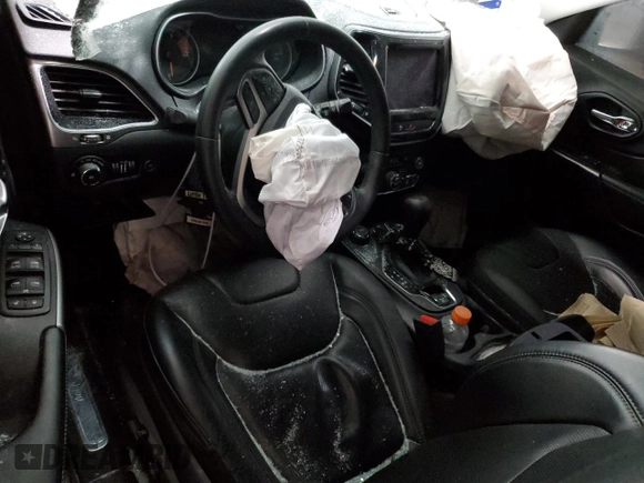 2019 Jeep Cherokee Limited with VIN 1C4PJMDX1KD441190, listed as a Copart auction lot 53038705 with Not Provided miles and Salvage Title. Bid and sale history available at DreamBid. Image 8.