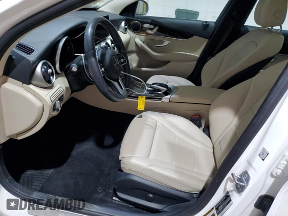 2019 Mercedes-Benz C 300 z VIN 55SWF8EB4KU313072, wystawiony jako Copart lot #63471715 z przebiegiem 51 829 mil mil oraz Szkoda całkowita • Salvage title. Historia ofert i sprzedaży dostępna na DreamBid. Obrazek 7.