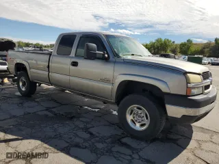 2003 Chevrolet Silverado 2500HD LS with VIN 1GCHK29143E225596, listed as a Copart auction lot 70466924 with 236,020 mi miles and Clean Title. Bid and sale history available at carsss.com. Image 4.