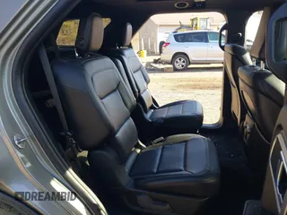 2020 Ford Explorer XLT with VIN 1FMSK8DH7LGC25007, listed as a IAAI auction lot 41772003 with 68,605 mi miles and . Bid and sale history available at carsss.com. Image 8.
