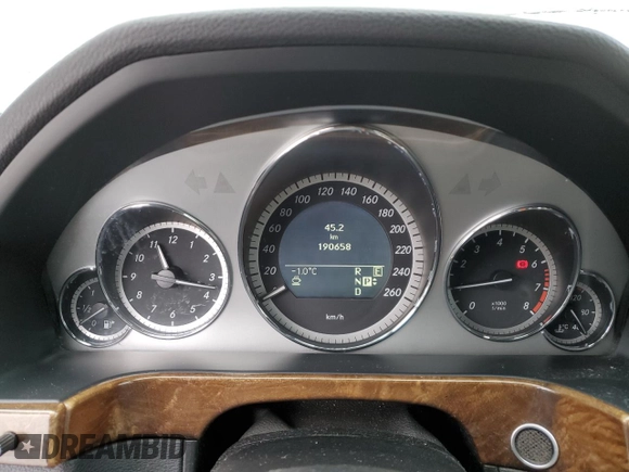 2011 Mercedes-Benz E 550 Luxury with VIN WDDHF9AB9BA411423, listed as a Copart auction lot 49166345 with 190,658 mi miles and Clean title. Bid and sale history available at DreamBid. Image 9.