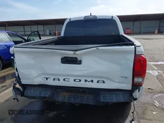 2017 Toyota Tacoma SR5 with VIN 3TMDZ5BN9HM029700, listed as a IAAI auction lot 42034375 with 86,907 mi miles. Bid and sale history available at carsss.com. Image 17.