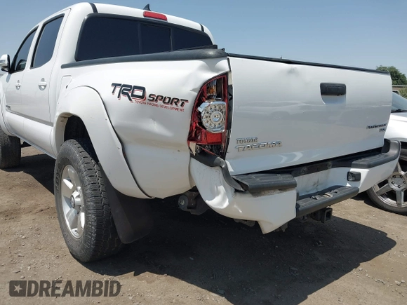 2014 Toyota Tacoma PreRunner z VIN 3TMJU4GN1EM159700, wystawiony jako IAAI lot #42460264 z przebiegiem 93 891 mil mil oraz . Historia ofert i sprzedaży dostępna na DreamBid. Obrazek 6.