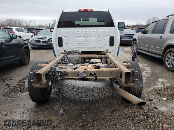 2017 Chevrolet Silverado 1500 with VIN 1GB0CUEG6HZ246969, listed as a Copart auction lot 47826245 with 132,815 mi miles and Salvage Title. Bid and sale history available at DreamBid. Image 6.