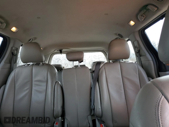 2011 Toyota Sienna LE AAS z VIN 5TDKK3DC4BS041885, wystawiony jako Copart lot #54929275 z przebiegiem 214 342 mil mil oraz Szkoda całkowita • Salvage title. Historia ofert i sprzedaży dostępna na DreamBid. Obrazek 10.