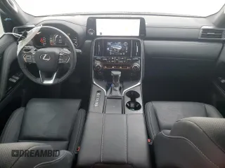 2024 Lexus LX 600 Luxury z VIN JTJGB7CX2R4052260, wystawiony jako Copart lot #50761565 z przebiegiem 15 400 mil mil oraz Szkoda całkowita • Salvage title. Historia ofert i sprzedaży dostępna na DreamBid. Obrazek 8.