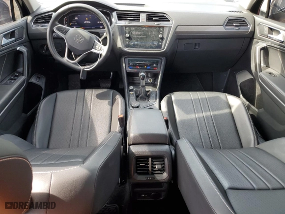 2022 Volkswagen Tiguan SE with VIN 3VV2B7AXXNM061725, listed as a Copart auction lot 42580655 with 82,732 mi miles and Salvage Title. Bid and sale history available at carsss.com. Image 8.