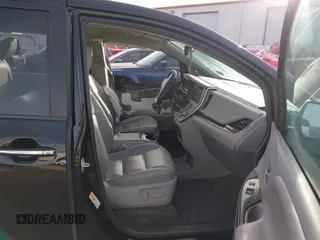 2019 Toyota Sienna XLE Auto Access Seat with VIN 5TDYZ3DCXKS986393, listed as a IAAI auction lot 41451840 with 93,424 mi miles. Bid and sale history available at carsss.com. Image 5.