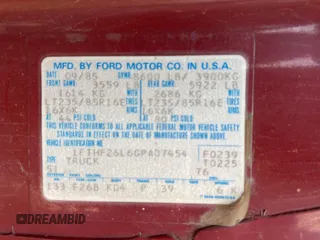 1986 Ford F-250 z VIN 1FTHF26L6GPA07454, wystawiony jako Copart lot #65404175 z przebiegiem 69 638 mil mil oraz Czysty tytuł • Clean title. Historia ofert i sprzedaży dostępna na DreamBid. Obrazek 10.