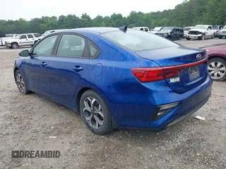 2020 Kia Forte LXS z VIN 3KPF24AD6LE170744, wystawiony jako IAAI lot #42294747 z przebiegiem 67 854 mil mil oraz . Historia ofert i sprzedaży dostępna na DreamBid. Obrazek 3.