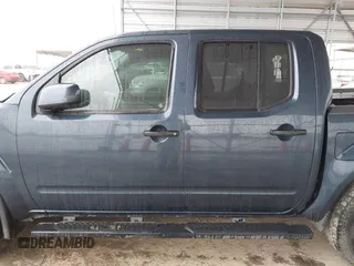 2019 Nissan Frontier SV z VIN 1N6DD0EV3KN871178, wystawiony jako IAAI lot #41214590 z przebiegiem 95 415 mil mil oraz . Historia ofert i sprzedaży dostępna na DreamBid. Obrazek 14.