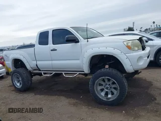 2008 Toyota Tacoma with VIN 5TEUU42N28Z531007, listed as a IAAI auction lot 41743306 with 92,105 mi miles and . Bid and sale history available at DreamBid. Image 14.