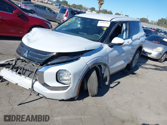 2023 Mitsubishi Outlander ES z VIN JA4J3TA86PZ015703, wystawiony jako IAAI lot #41041126 z przebiegiem 44 131 mil mil oraz . Historia ofert i sprzedaży dostępna na DreamBid. Obrazek 17.