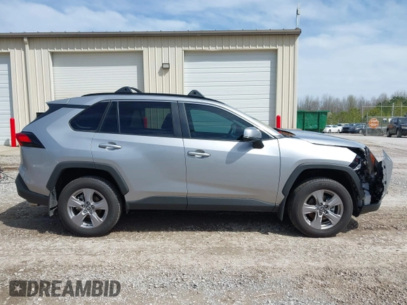 2025 Toyota RAV4 XLE with VIN 2T3W1RFVXSC309764, listed as a IAAI auction lot 41866773 with 4,641 mi miles. Bid and sale history available at carsss.com. Image 13.