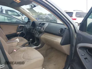 2007 Toyota RAV4 Limited with VIN JTMZD31V476039804, listed as a IAAI auction lot 41919990 with 205,890 mi miles. Bid and sale history available at carsss.com. Image 5.