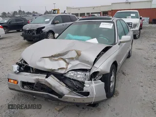 1997 Honda Accord Special Edition с VIN 1HGCD5607VA051584, выставлен на аукционе IAAI как лот 41542918 с пробегом 251 902 миль миль и . История ставок и продаж доступна на DreamBid. Изображение 6.