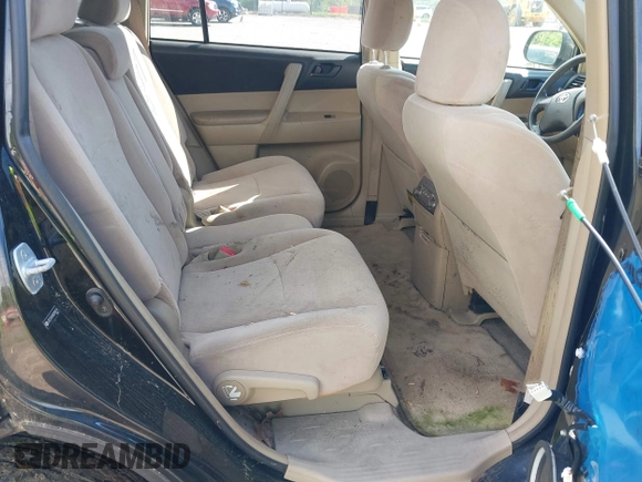 2008 Toyota Highlander z VIN JTEES41AX82096116, wystawiony jako IAAI lot #42409377 z przebiegiem 235 290 mil mil oraz . Historia ofert i sprzedaży dostępna na DreamBid. Obrazek 8.