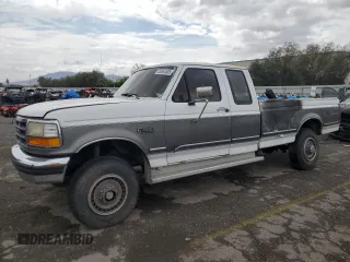 1992 Ford F-250 z VIN 1FTHX26G4NKB83915, wystawiony jako Copart lot #55854535 z przebiegiem Nie podano mil oraz Szkoda całkowita • Salvage title. Historia ofert i sprzedaży dostępna na DreamBid. Obrazek 1.