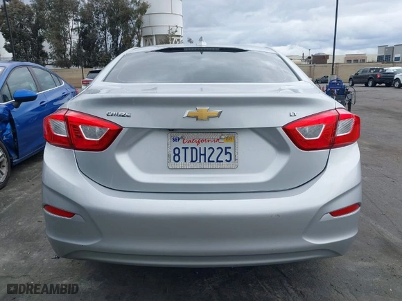 2018 Chevrolet Cruze LT with VIN 1G1BE5SMXJ7157852, listed as a IAAI auction lot 41748378 with 135,766 mi miles. Bid and sale history available at carsss.com. Image 16.
