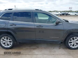 2016 Jeep Cherokee Latitude with VIN 1C4PJLCS2GW190322, listed as a IAAI auction lot 41290901 with 118,513 mi miles. Bid and sale history available at carsss.com. Image 14.
