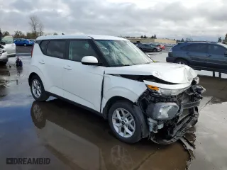 2021 Kia Soul S with VIN KNDJ23AU4M7740780, listed as a Copart auction lot 45237885 with 37,356 mi miles and Salvage Title. Bid and sale history available at carsss.com. Image 4.