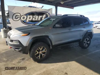 2017 Jeep Cherokee Trailhawk L Plus с VIN 1C4PJMBS5HW587600, выставлен на аукционе Copart как лот 62895645 с пробегом 141 651 миль миль и Списание • Salvage title. История ставок и продаж доступна на DreamBid. Изображение 1.