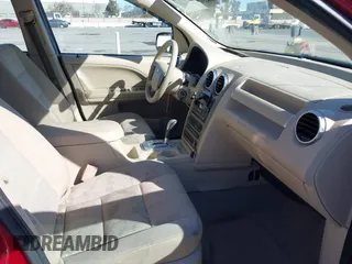 2005 Ford Freestyle SE with VIN 1FMZK04105GA30548, listed as a IAAI auction lot 41422368 with 258,791 mi miles. Bid and sale history available at carsss.com. Image 5.