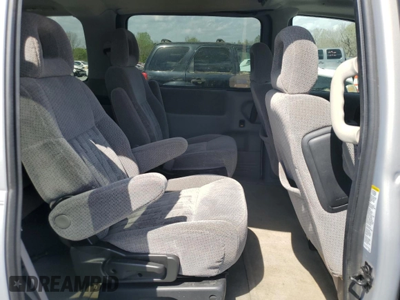 2001 Pontiac Montana with VIN 1GMDX03E61D318330, listed as a Copart auction lot 52063885 with 98,926 mi miles and Salvage Title. Bid and sale history available at DreamBid. Image 11.
