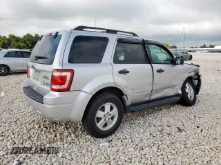2012 Ford Escape XLT z VIN 1FMCU9DG5CKA92739, wystawiony jako Copart lot #62380375 z przebiegiem 68 755 mil mil oraz Szkoda całkowita • Salvage title. Historia ofert i sprzedaży dostępna na DreamBid. Obrazek 3.