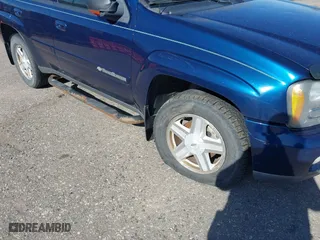 2002 Chevrolet TrailBlazer LS with VIN 1GNDT13S122152637, listed as a IAAI auction lot 42035449 with 206,082 mi miles. Bid and sale history available at carsss.com. Image 6.