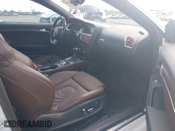 2013 Audi A5 Premium Plus z VIN WAULFAFR1DA056761, wystawiony jako IAAI lot #41894935 z przebiegiem 102 536 mil mil oraz . Historia ofert i sprzedaży dostępna na DreamBid. Obrazek 5.