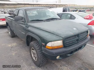 2000 Dodge Dakota Sport with VIN 1B7GG22N0YS547462, listed as a IAAI auction lot 42052893 with 159,836 mi miles. Bid and sale history available at carsss.com. Image 1.