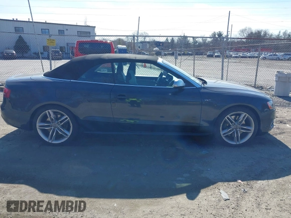 2012 Audi S5 Premium Plus z VIN WAUCGAFH4CN004360, wystawiony jako IAAI lot #41742130 z przebiegiem 106 929 mil mil oraz . Historia ofert i sprzedaży dostępna na DreamBid. Obrazek 12.