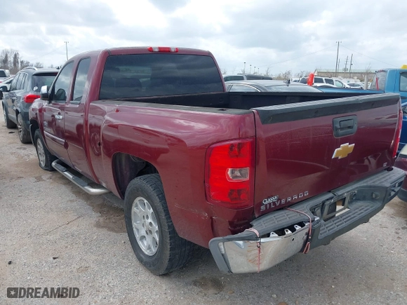 2013 Chevrolet Silverado 1500 LT with VIN 1GCRCSE02DZ385226, listed as a IAAI auction lot 41450120 with 113,163 mi miles. Bid and sale history available at carsss.com. Image 3.