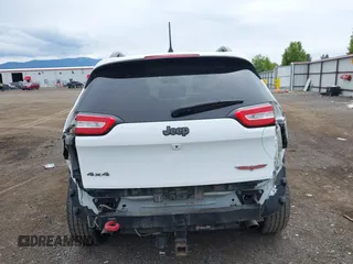 2017 Jeep Cherokee Trailhawk z VIN 1C4PJMBS7HW538219, wystawiony jako IAAI lot #42337681 z przebiegiem 168 734 mil mil oraz . Historia ofert i sprzedaży dostępna na DreamBid. Obrazek 17.