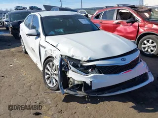 2017 Kia Optima LX with VIN 5XXGT4L38HG161323, listed as a IAAI auction lot 41672014 with 181,730 mi miles. Bid and sale history available at carsss.com. Image 1.