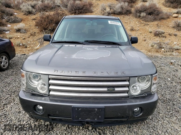 2004 Land Rover Range Rover with VIN SALMH11484A153719, listed as a Copart auction lot 42423575 with 127,933 mi miles and Clean Title. Bid and sale history available at DreamBid. Image 5.