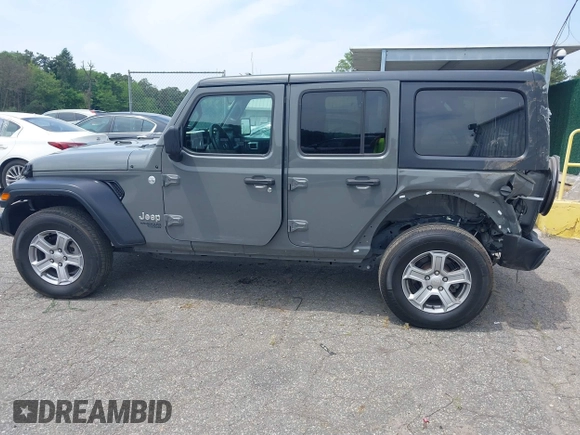 2020 Jeep Wrangler Unlimited Black and Tan with VIN 1C4HJXDG3LW298223, listed as a IAAI auction lot 42446032 with 17,688 mi miles and . Bid and sale history available at DreamBid. Image 14.