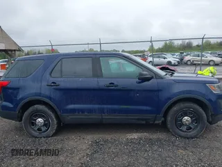 2017 Ford Police Interceptor Utility z VIN 1FM5K8AT3HGC25647, wystawiony jako IAAI lot #42223972 z przebiegiem 213 599 mil mil oraz . Historia ofert i sprzedaży dostępna na DreamBid. Obrazek 13.